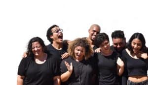 Estudiantes puertorriqueños presentan una pieza de teatro callejero en el Circo Fest 2018
