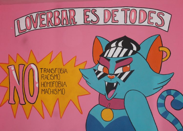 Comunidad LGBTQIA+ encuentra en Loverbar un refugio contra el discrimen