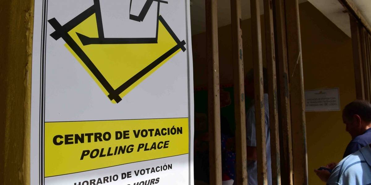 Cierran Los Colegios Electorales Con Personas Aún Esperando En Largas Filas