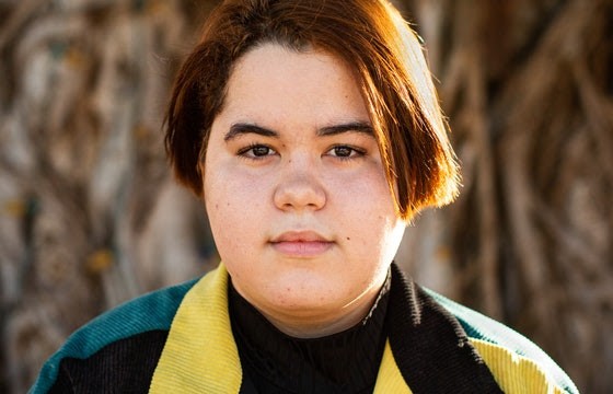 Jóvenes reciben becas para crear proyectos de justicia social