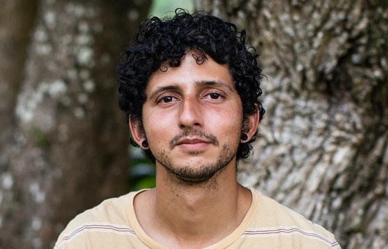 Jóvenes reciben becas para crear proyectos de justicia social