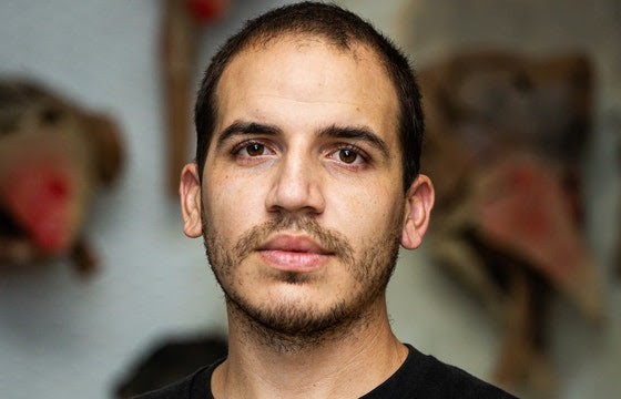 Jóvenes reciben becas para crear proyectos de justicia social