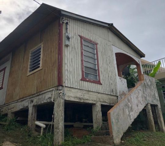 Estudiante de la IUPI lidera proyecto de rehabilitación en Río Piedras